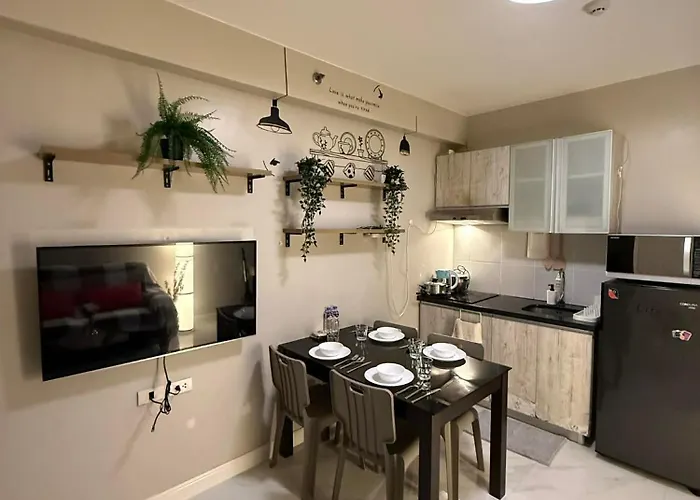 1br With Balcony Near Moa,parqal,solaire * Manila